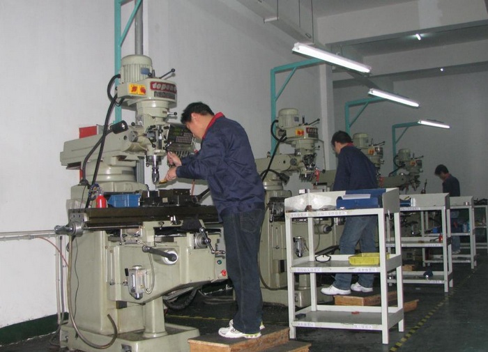 北辰新加坡电子工厂招聘安装组装工人